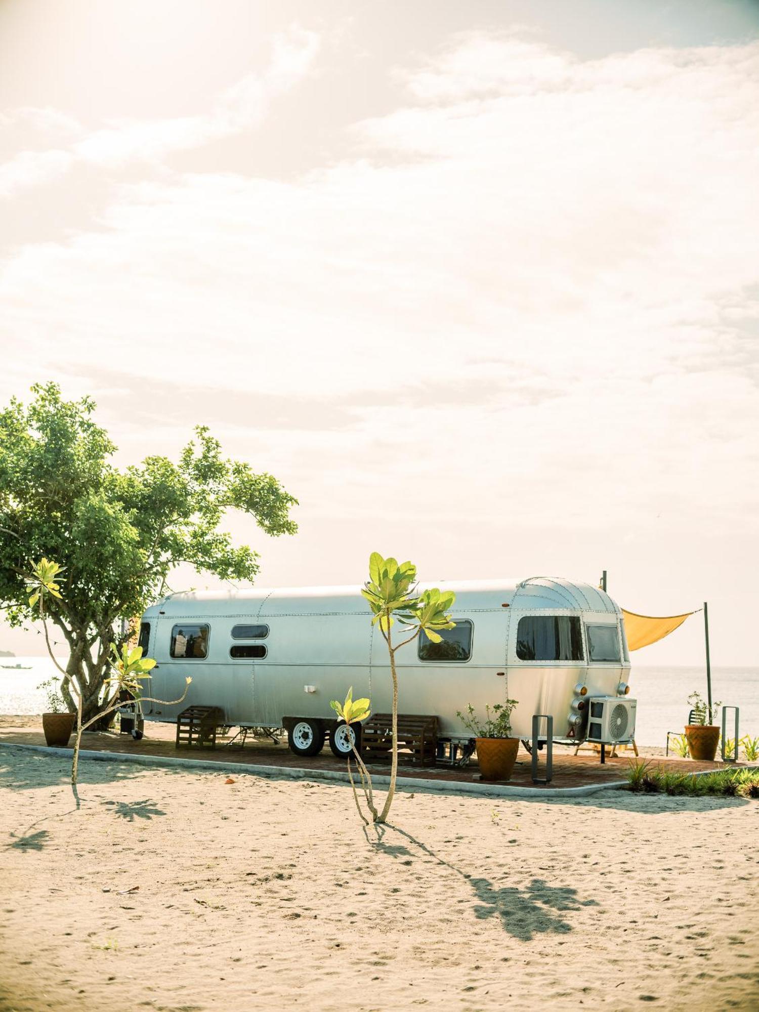 فندق Camperisti Club Laiya سان خوان المظهر الخارجي الصورة